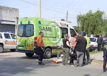 UNA MOTOCICLISTA RESULTÓ HERIDA TRAS UN CHOQUE EN VILLA LORETO