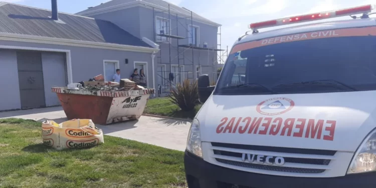 UN PINTOR SE CAYÓ DESDE 5 METROS DE ALTURA Y DEBIÓ SER HOSPITALIZADO