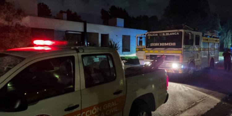 SE PRENDIÓ FUEGO UNA CASA POR UNA FALLA EN EL TENDIDO ELÉCTRICO