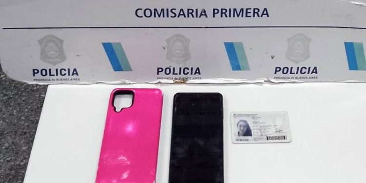 TERMINÓ DETENIDO TRAS AMENAZAR A UNA MUJER Y ROBARLE SU CELULAR