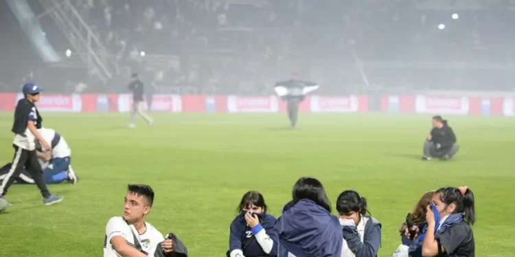 KICILLOF TRAS EL CAOS EN GIMNASIA-BOCA: “LA POLICIA ACTUÓ DE LA PEOR MANERA”