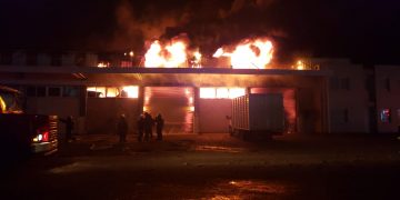 INCENDIO EN UN DEPÓSITO DE COLCHONES EN EL PARQUE INDUSTRIAL