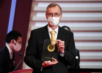 EL PREMIO NOBEL DE MEDICINA FUE OTORGADO AL BIÓLOGO SUECO SVANTE PÄÄBO
