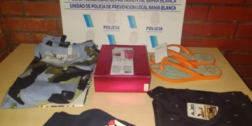 INTENTÓ ROBAR ROPA DE UN COMERCIO CÉNTRICO Y TERMINÓ ARRESTADO