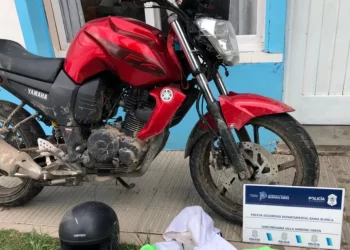 DOS JOVENES ARRESTADOS TRAS EL ROBO DE UNA MOTO A UN POLICIA