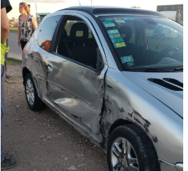 QUISO SOBREPASAR A UN CAMIÓN Y TERMINÓ CHOCANDO A UN AUTO