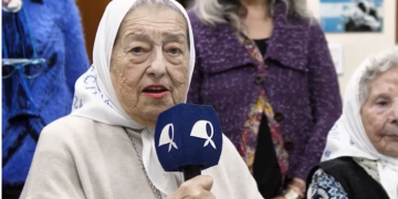 LA TV PÚBLICA TUVO QUE RETIRAR EL CRESPÓN NEGRO POR HEBE DE BONAFINI DURANTE LA TRANSMISIÓN DE LOS PARTIDOS