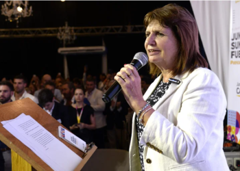 PATRICIA BULLRICH NO DESCARTÓ DOLARIZAR LA ECONOMÍA SI LLEGA A SER PRESIDENTA