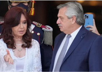 CRISTINA KIRCHNER VUELVE AL JUICIO DE LA OBRA PÚBLICA Y ALBERTO FERNÁNDEZ RETOMA VIAJES AL INTERIOR DEL PAÍS