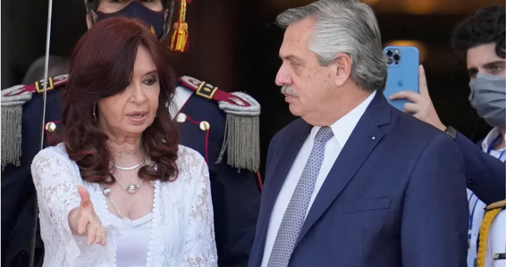 CRISTINA KIRCHNER VUELVE AL JUICIO DE LA OBRA PÚBLICA Y ALBERTO FERNÁNDEZ RETOMA VIAJES AL INTERIOR DEL PAÍS