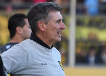 FEDERAL A: CARLOS MAYOR DEJARÁ DE SER EL TÉCNICO DE OLIMPO