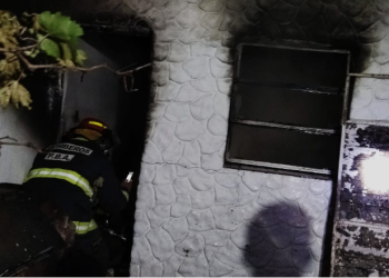 INCENDIO EN UN GALPÓN DE BRICKMAN 17