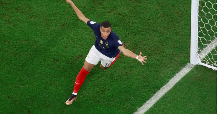 LA SANCIÓN QUE RECIBIRÁ MBAPPÉ POR NO HABER HABLADO EN LOS DOS TRIUNFOS DE FRANCIA EN EL MUNDIAL
