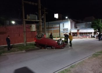 CHOQUE ENTRE UN REMÍS Y UN AUTO