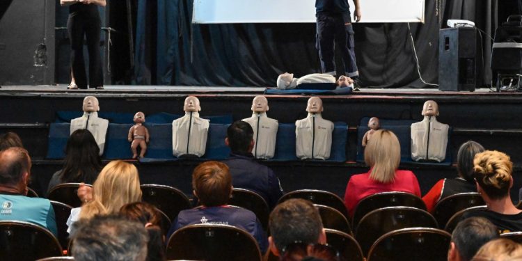 DÍA DE LA DEFENSA CIVIL: GAY VALORÓ EL COMPROMISO DEL CUERPO DE TRABAJADORES