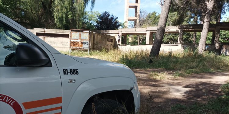 UNA JOVEN CAYÓ DE DOS METROS DE ALTURA