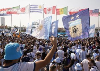 BANDERAZO ARGENTINO EN QATAR PARA CALMAR LA ANSIEDAD DEL DEBUT