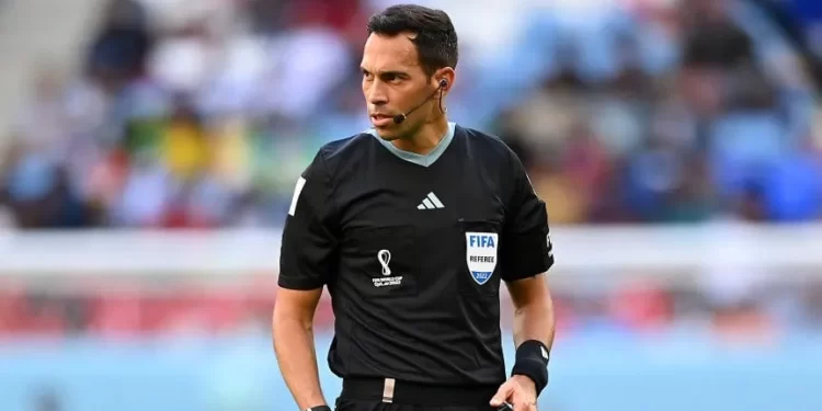 EL BAHIENSE FACUNDO TELLO DEBUTÓ EN QATAR 2022: COMO DIRIGIÓ EL PARTIDO