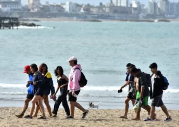 MÁS DE 3,5 MILLONES DE PERSONAS VIAJARON POR EL PAÍS DURANTE EL FIN DE SEMANA LARGO