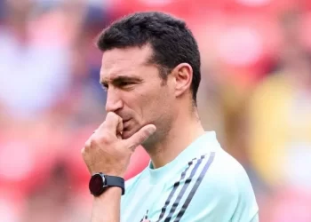 SCALONI TRAS LA LESIÓN DE LO CELSO: “NO VAMOS A TOMAR NINGÚN RIESGO”