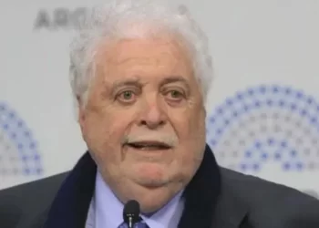 GINES GONZÁLEZ GARCÍA NEGÓ EL VACUNATORIO VIP: “NO HUBO NINGÚN PRIVILEGIO”