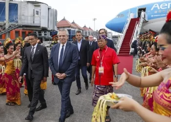 ALBERTO FERNÁNDEZ LLEGÓ A BALI PARA LA CUMBRE DEL G20