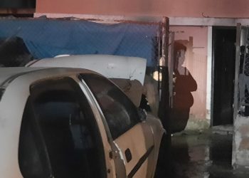 SE INCENDIÓ SU CASA POR QUEMAR BASURA EN EL PATIO