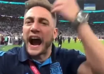 QATAR 2022: FIFA ECHÓ AL STREAMER MOMO, LA VOZ DEL ESTADIO DE LA SELECCIÓN ARGENTINA