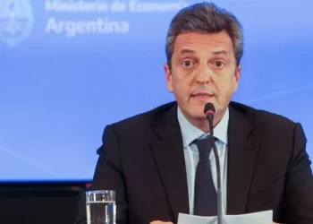 MASSA ANUNCIÓ LA PUESTA EN MARCHA DEL PLAN AHORA 10 PARA COMPRAR CELULARES