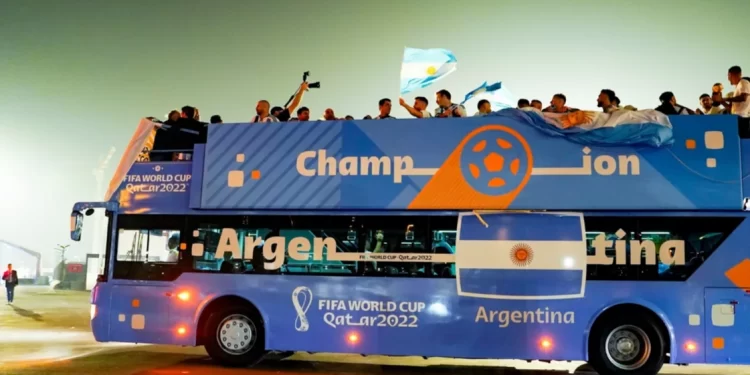 EN VILO POR LA LLEGADA DE LA SELECCIÓN AL PAÍS TRAS CORONARSE EN QATAR