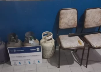 PADRE E HIJO DETENIDOS TRAS ROBAR EN LA CASA DE UN VECINO