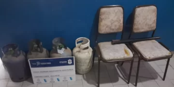 PADRE E HIJO DETENIDOS TRAS ROBAR EN LA CASA DE UN VECINO