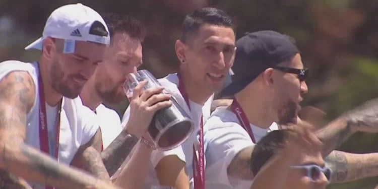 LA FIESTA MÁS GRANDE LA HISTORIA ARGENTINA: 4 MILLONES DE PERSONAS SALIERON A LA CALLE