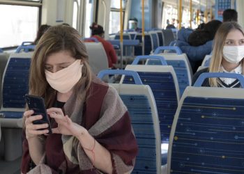 COVID EN ARGENTINA: ANTE LA SUBA DE CASOS, SALUD VOLVIÓ A RECOMENDAR EL USO DE BARBIJO