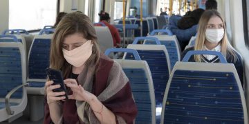 COVID EN ARGENTINA: ANTE LA SUBA DE CASOS, SALUD VOLVIÓ A RECOMENDAR EL USO DE BARBIJO