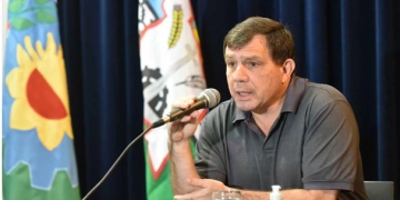 ACROGLIANO: «HUBO MUCHO ANUNCIO PERO LAS VACUNAS NO LLEGARON»