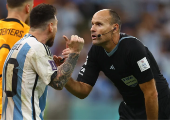LA DECISIÓN QUE TOMÓ LA FIFA CON MATEU LAHOZ TRAS SU CUESTIONADO ARBITRAJE EN ARGENTINA-PAÍSES BAJOS