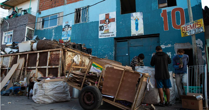 UNA FAMILIA NECESITÓ $146.000 EN NOVIEMBRE PARA NO CAER BAJO LA LÍNEA DE POBREZA