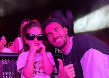 RODRIGO DE PAUL FUE A VER A TINI Y LE HABLÓ AL PÚBLICO QUE LO OVACIONÓ