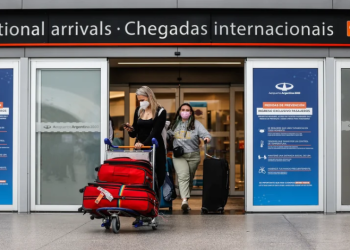 ARRANCÓ EL DÓLAR TURISTA PARA EXTRANJEROS Y EL BCRA ESPERA UN INGRESO DE USD 250 MILLONES POR MES