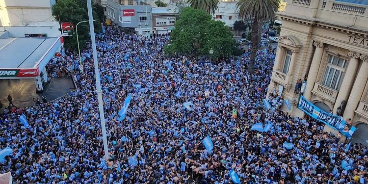 LOS FESTEJOS EN BAHÍA POR LA COPA DEL MUNDO, DESDE LAS ALTURAS