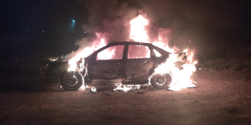 UN AUTO SE INCENDIÓ EN INDIO AL 500