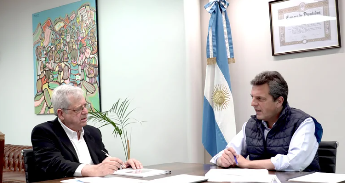 MASSA YA DESACELERA EL RITMO DE DEVALUACIÓN PARA CONTENER LA INFLACIÓN DE DICIEMBRE, QUE APUNTA AL 5,5%