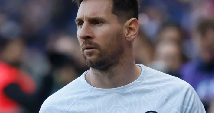 EL POSTEO DE LIONEL MESSI DURANTE LA VICTORIA DEL PSG EN LA LIGUE 1 DE FRANCIA