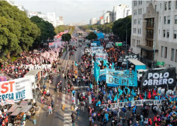 EL GOBIERNO SE VUELVE A REUNIR CON AGRUPACIONES PIQUETERAS TRAS EL ANUNCIO DE UN BONO