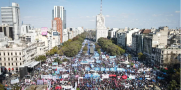 LA JUSTICIA INVESTIGARÁ A FUNCIONARIOS Y DIRIGENTES POR RETENER TARJETAS DE LOS BENEFICIARIOS DEL POTENCIAR TRABAJO