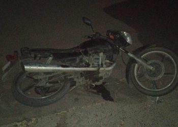 ACCIDENTE ENTRE UN AUTO Y UNA MOTO EN ALBERDI Y GODOY CRUZ