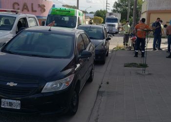 ACCIDENTE ENTRE UN AUTO Y UNA MOTO EN DON BOSCO AL 1300