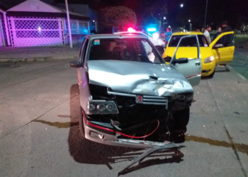 DOS AUTOS COLISIONARON EN RODRÍGUEZ Y URQUIZA