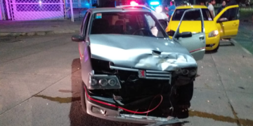DOS AUTOS COLISIONARON EN RODRÍGUEZ Y URQUIZA